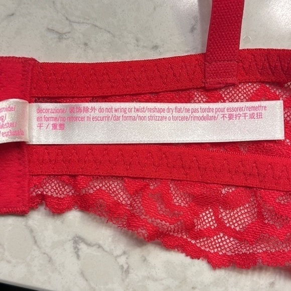 VS PINK Push-Up Red Bra - Size Medium - Picture 10 of 11